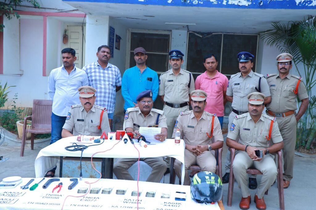 ఖాకీ సినిమా క్లైమాక్స్‌ను తలపించిన నల్గొండ పోలీసుల ఆపరేషన్..!