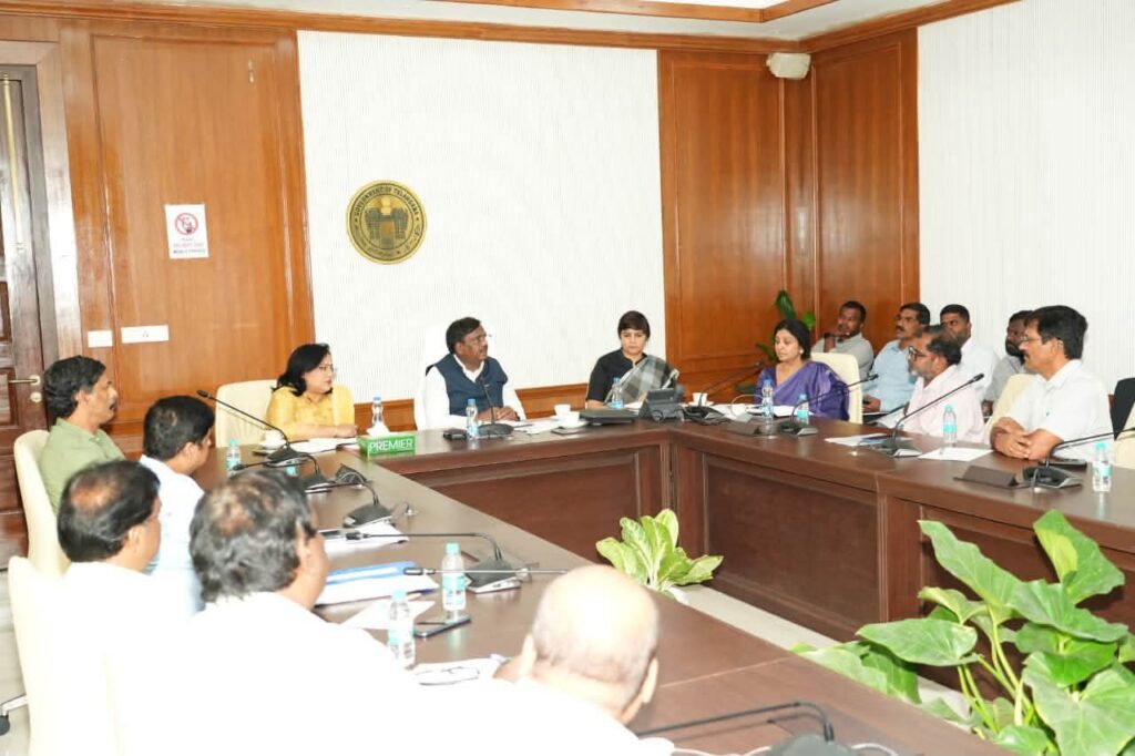 పాలిటెక్నిక్‌ల బలోపేతానికే పునర్వ్యవస్థీకరణ:మంత్రి వివేక్ వెంకటస్వామి
