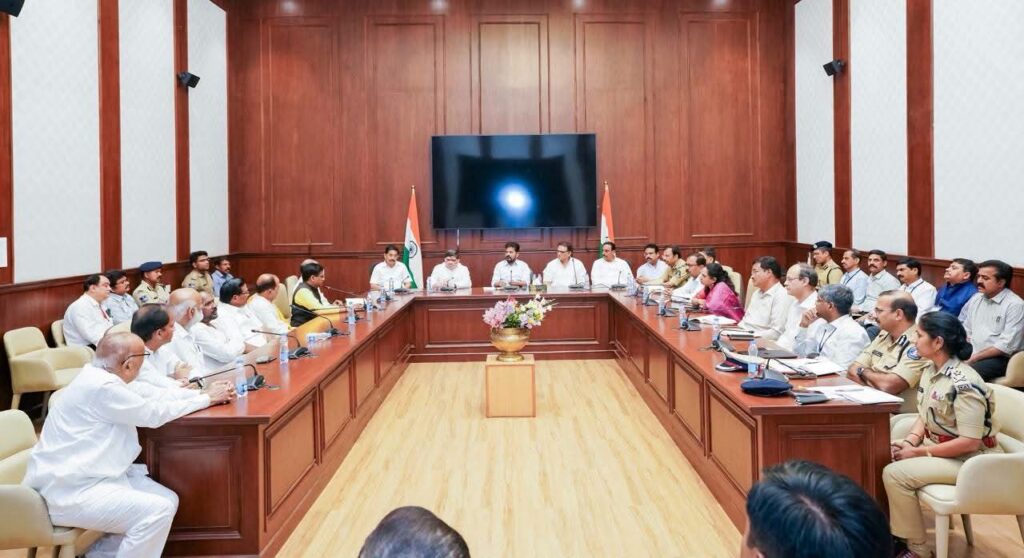 హైదరాబాద్ మహానగరంలో గణేశ్ ఉత్సవ ఏర్పాట్లపై ముఖ్యమంత్రి  ఉన్నతస్థాయి సమీక్ష: