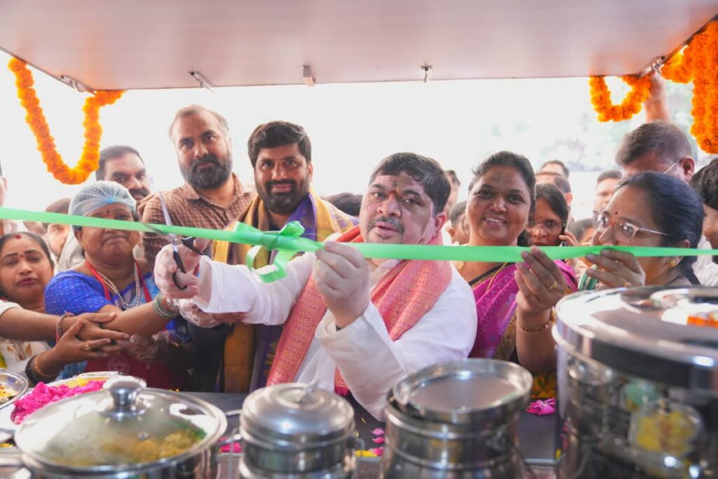 మహిళా సాధికారతే ప్రభుత్వ లక్ష్యం: మంత్రి పొన్నం ప్రభాకర్