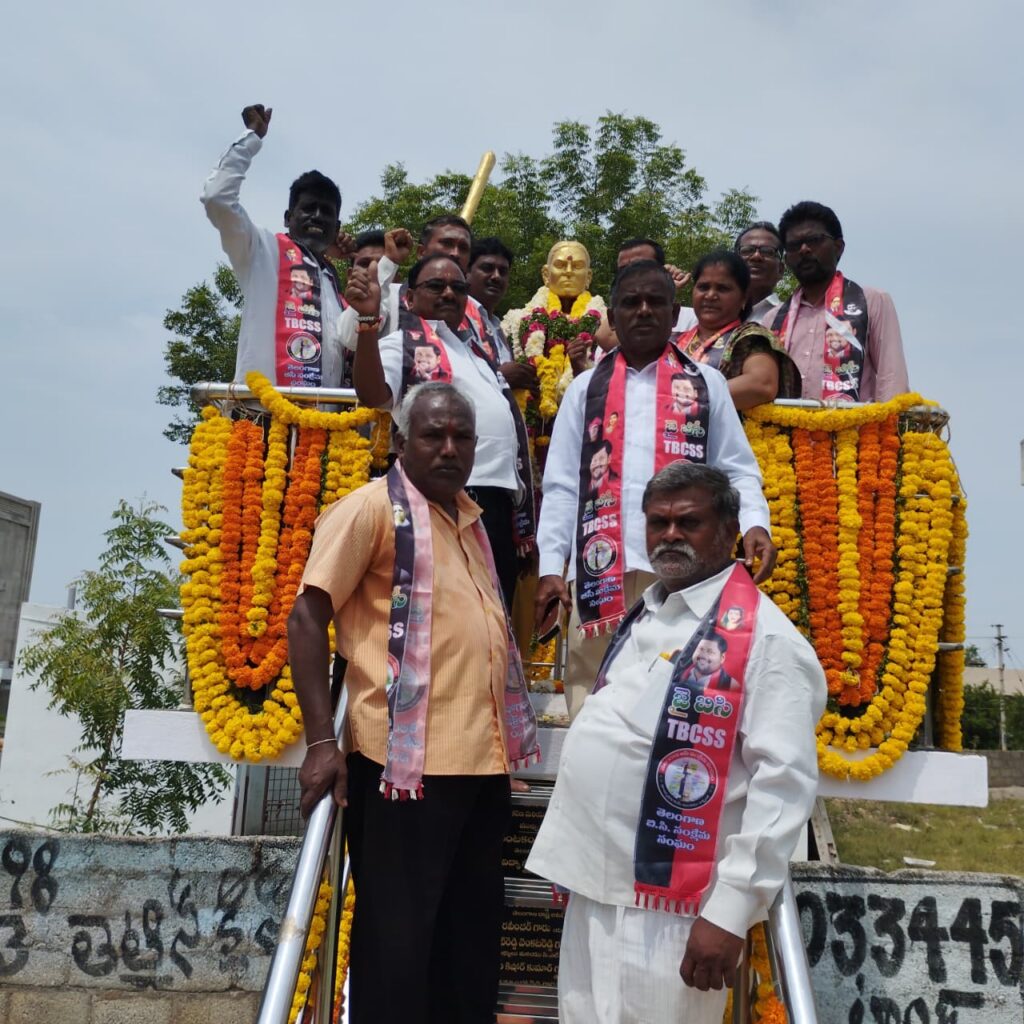 చాకలి ఐలమ్మ స్ఫూర్తితో సామాజిక న్యాయం కోసం పోరాడాలి.