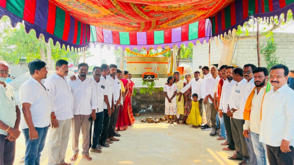 సిమెంట్ బ్రిక్స్ కంపెనీని ప్రారంభించిన ప్రభుత్వ విప్ వేముల వీరేశం: