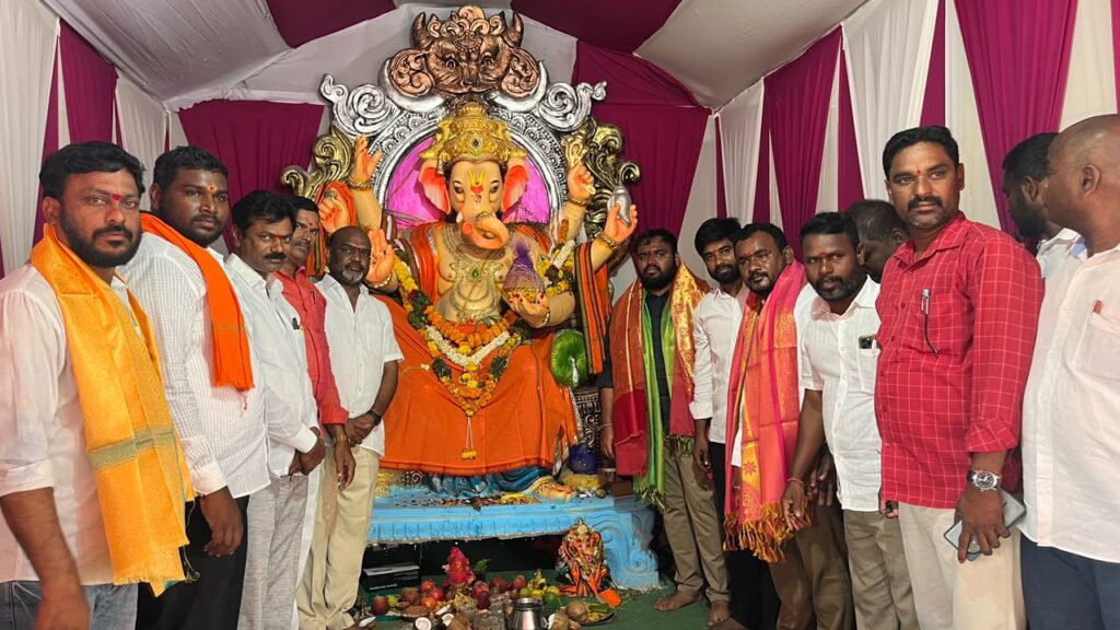 వినాయక నవరాత్రి ఉత్సవాల్లో కాంగ్రెస్ పార్టీ యువనేత వేముల విపుల్..