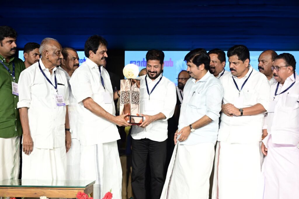 ‘ఆర్యదాన్ ముహమ్మద్-2026’ అవార్డు అందుకున్న సీఎం రేవంత్ రెడ్డి