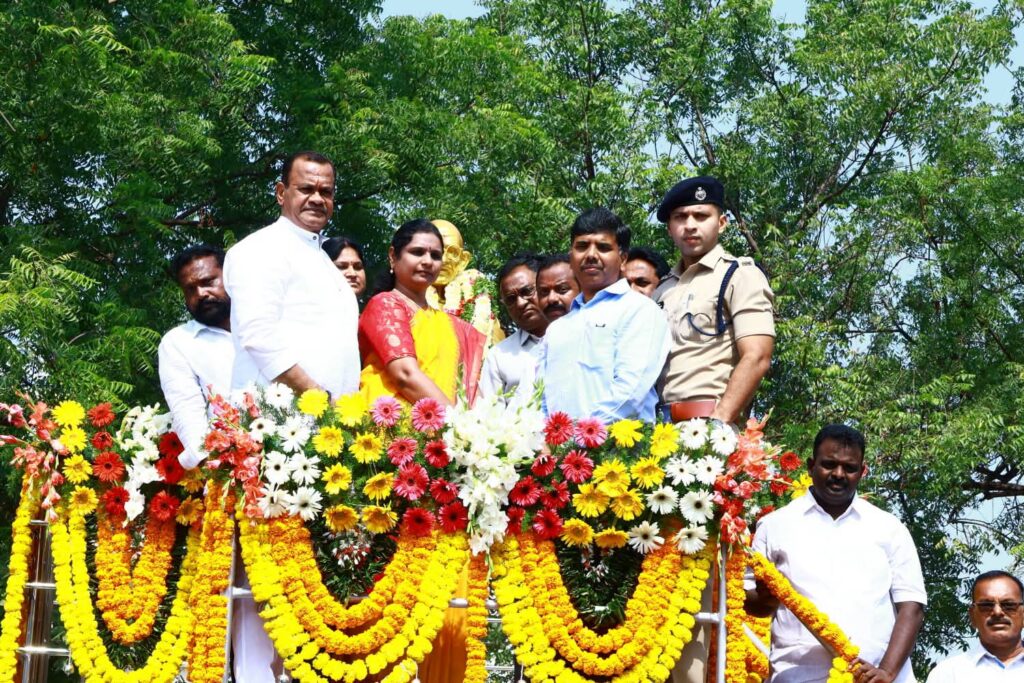 నల్లగొండలో గాంధీజీకి ఘన నివాళులు..