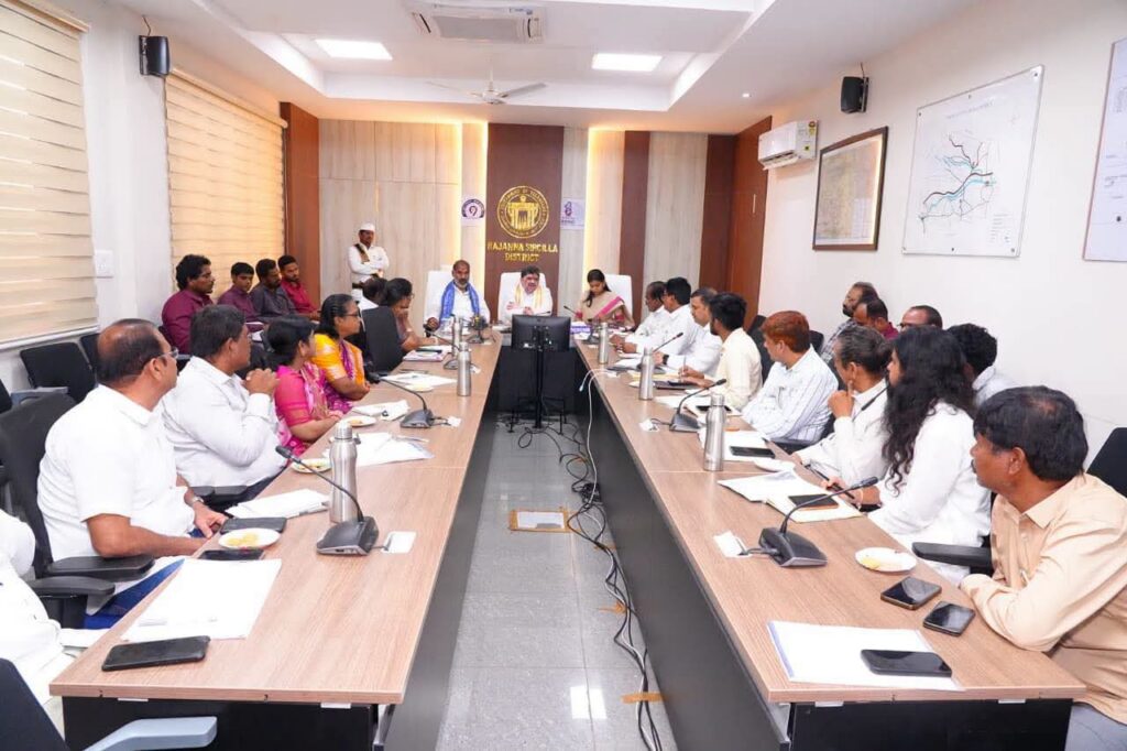 వేములవాడ ఆలయ అభివృద్ధి పనులపై సమీక్ష