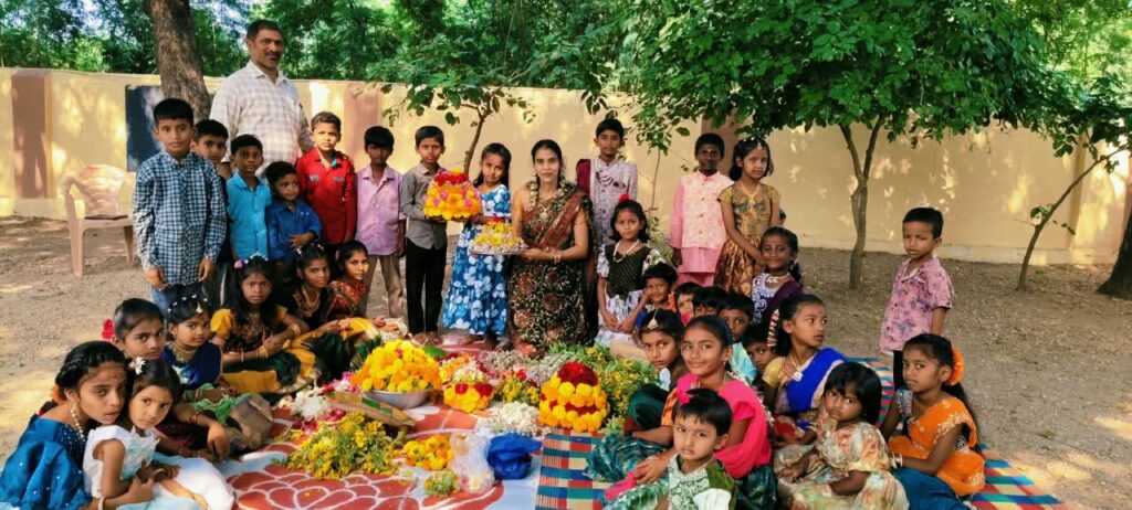 రత్తిపల్లి ప్రాథమిక పాఠశాలలో ఘనంగా బతుకమ్మ వేడుకలు